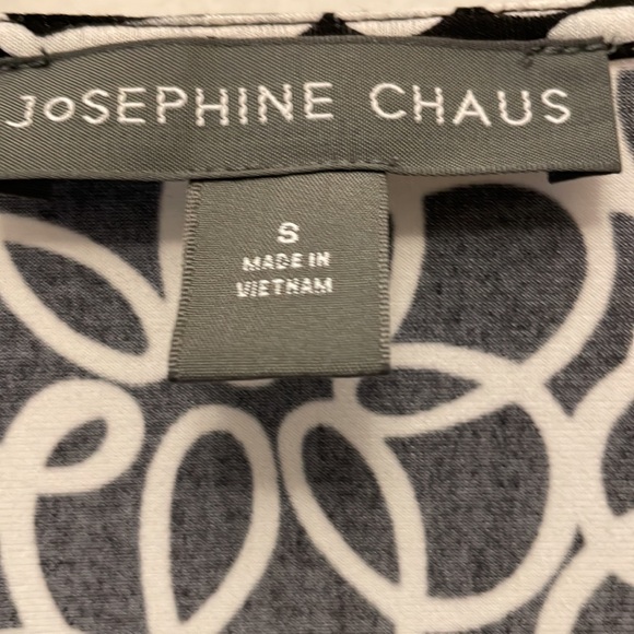 ๐2 Items for $15๐ Chaus Black & White Deep V Top Small - Picture 4 of 8